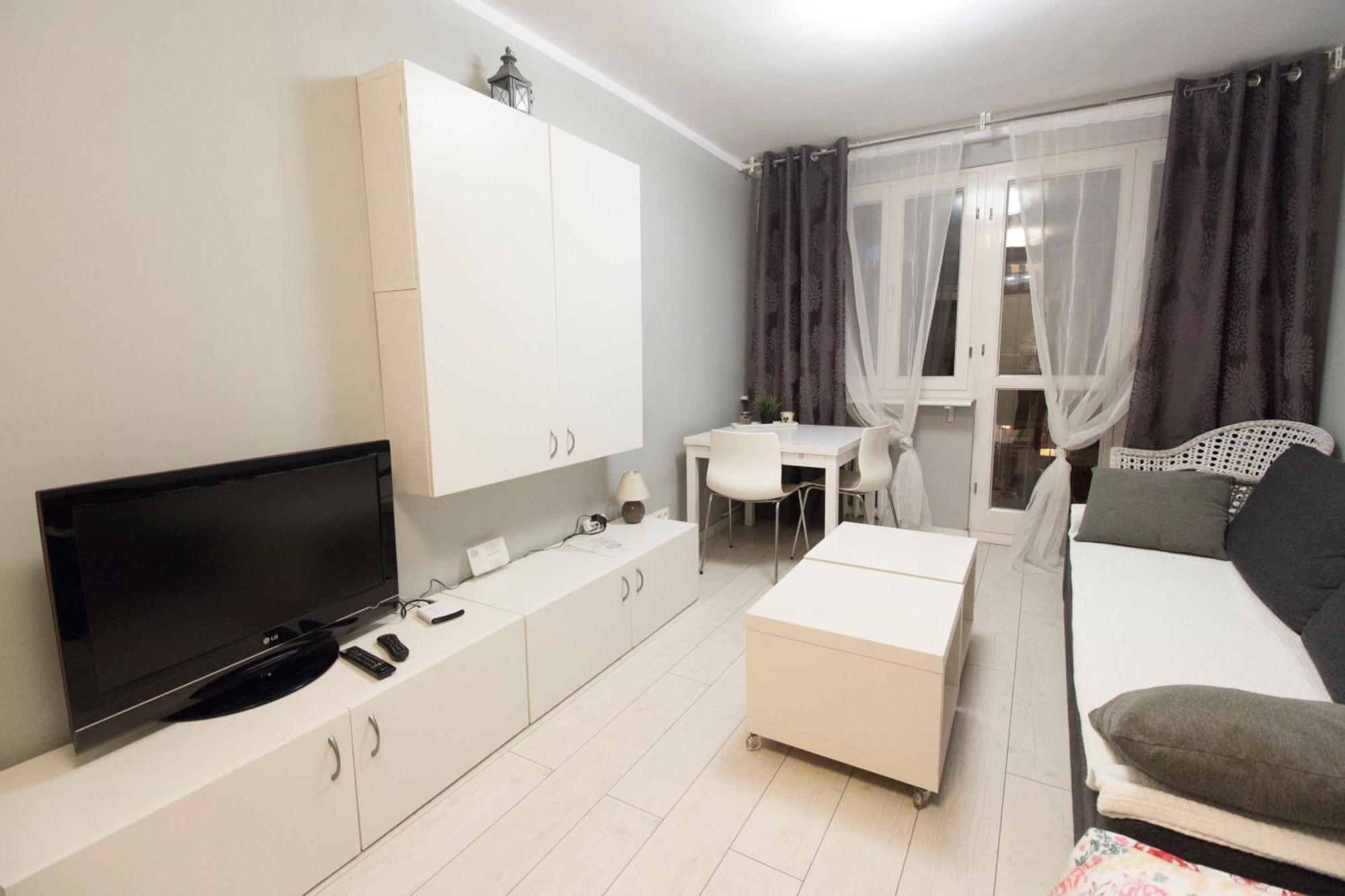 Happy Estate - Old Town Apartment