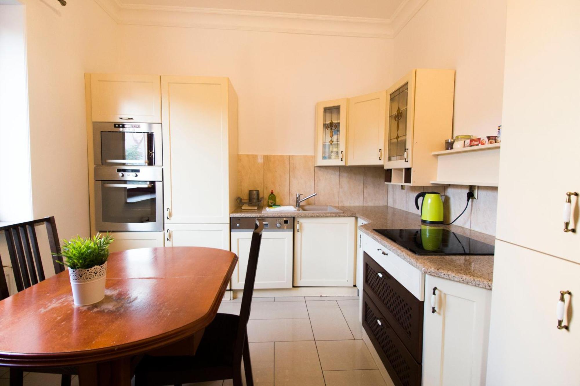 Happy Estate - Old Town Apartment *